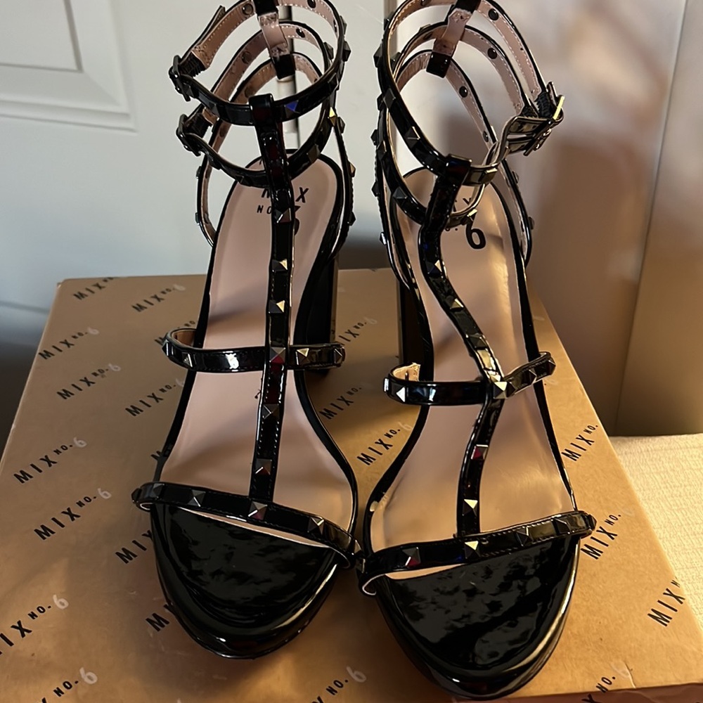 Mix No. 6 M6 Kamari sandals size 9